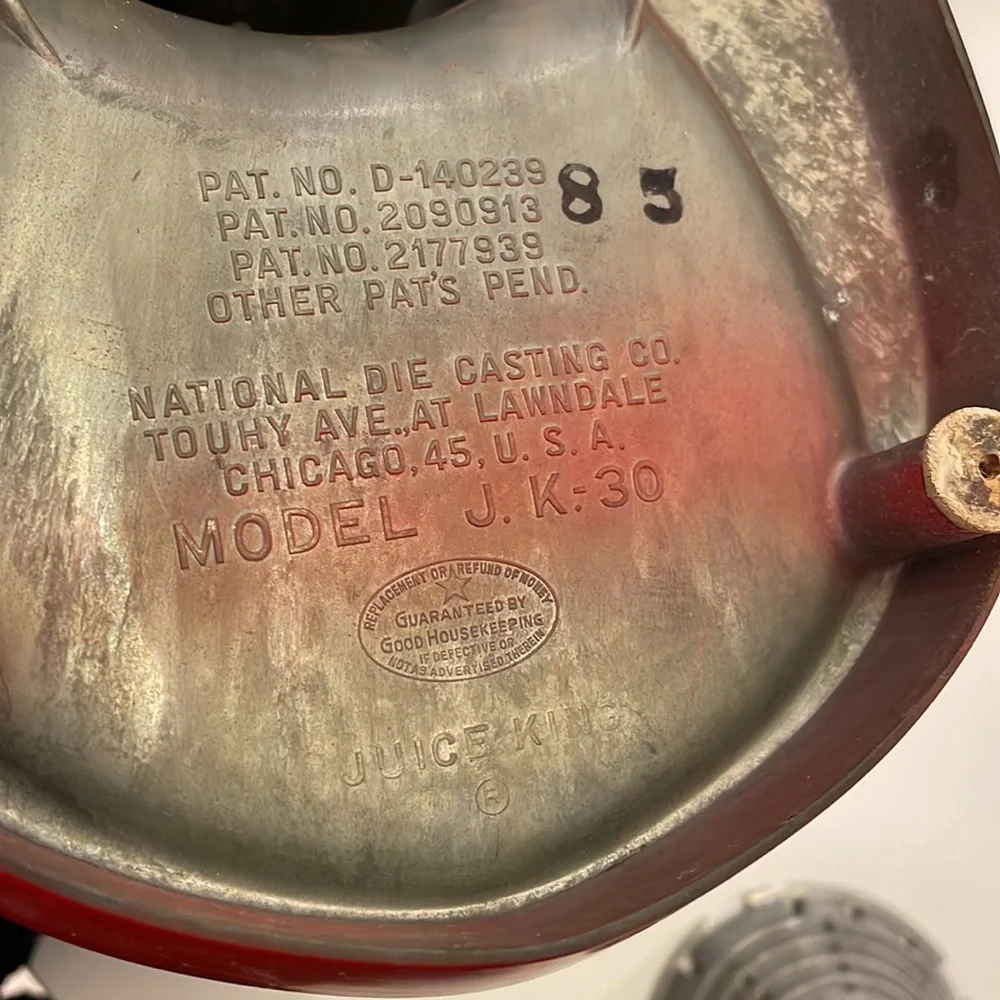 JUICE- KING RED VINTAGE JUICER